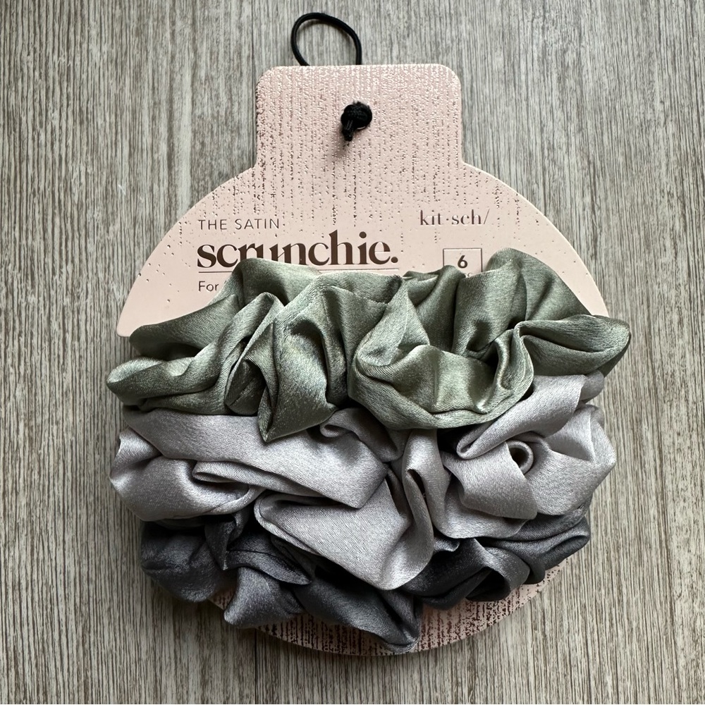 Kitsch Hair Accessory Sets: 3 Flat Lay Claw Clips and 6 Satin Scrunchies - Picture 2 of 5